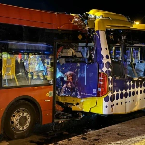 Unfall mit zwei Linienbussen in Regensburg