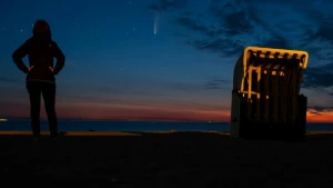 Komet über der Ostsee