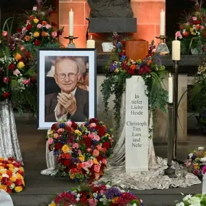 Große Trauerfeier für Willi Lemke im Bremer Dom