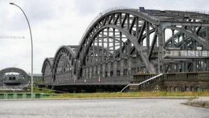 Freihafenelbbrücke