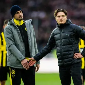Mats Hummels (l) und Dortmunds Trainer Edin Terzic