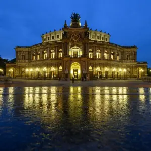 Außenansicht der Semperoper Dresden