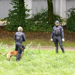 Polizei sucht in Solingen erneut nach Beweismitteln