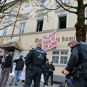 Von Aktivisten besetztes Hotel in Rosenheim