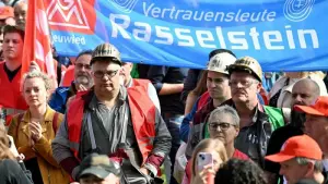 Protest-Kundgebung bei Stahlhersteller Thyssenkrupp Steel