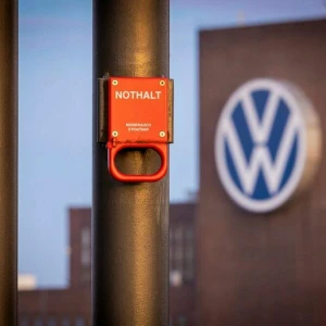 VW peilt deutliche Kostensenkung in Verwaltung an