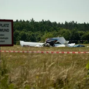 Sportflugzeug auf Flugplatz bei Potsdam abgestürzt