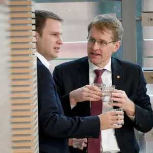 Daniel Günther (CDU, r) und Christopher Vogt (FDP)