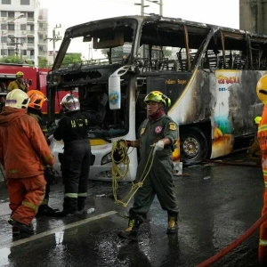 Thailand - Schulbus gerät in Brand