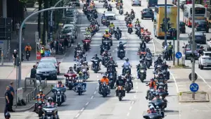 Hamburger Harley Days enden mit langer Motorrad-Parade
