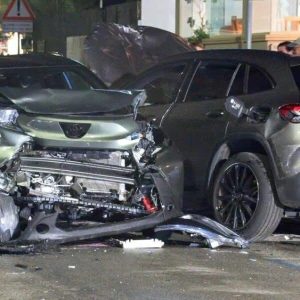 Auto rast in Fußgänger: Zwei deutsche Schülerinnen sterben