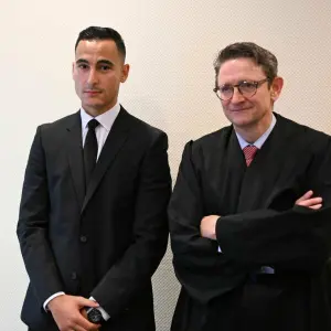 Anwar El Ghazi und sein Anwalt