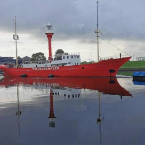 Feuerschiff in Wilhelmshaven zurück an Liegeplatz