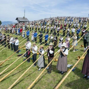 Guinness-Weltrekord im Alphorn-Blasen der Schweiz