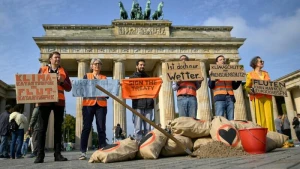 Aktion der Letzten Generation vor dem Brandenburger Tor