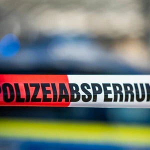 Ein Absperrband der Polizei