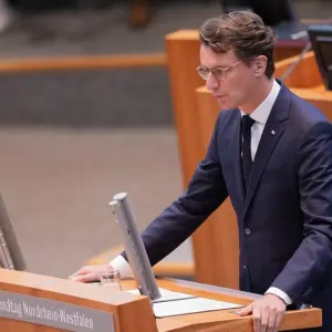 Wüst will Landtag unterrichten