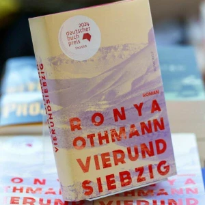 Auf der Shortlist für den Deutschen Buchpreis: Ronya Othmann.