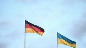 Deutsche und ukrainische Flagge