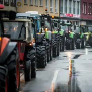 Landwirte protestieren mit Traktor-Demo