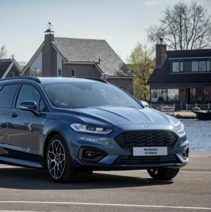 Ford Mondeo Hybrid von 2019