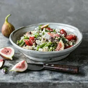 Quinoa-Salat mit Feigen, Feta und grünen Bohnen