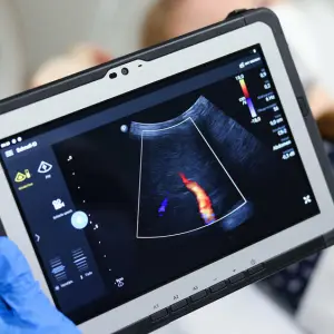 Mobiles Ultraschall für die medizinische Versorgung: Vodafone bringt das Echtzeit-Netz nach Hessen
