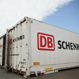 DB Schenker im Hamburger Hafen