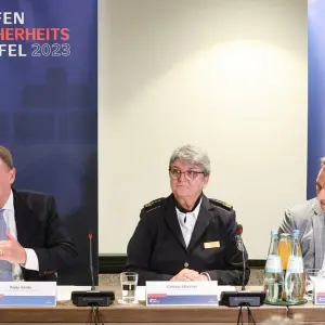 Pressekonferenz zum Hamburger Hafensicherheitsgipfel