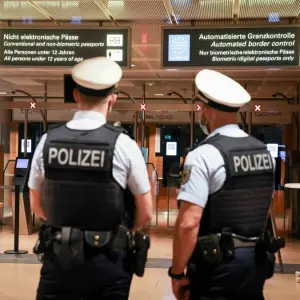 Kontrollen am Flughafen Hamburg