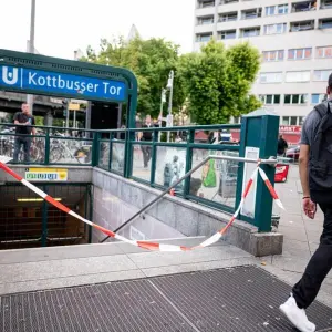 Mann in U-Bahnhof erstochen