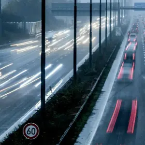 Autobahnen bei Leverkusen und Duisburg gesperrt