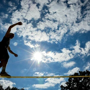 Slackliner auf Seil