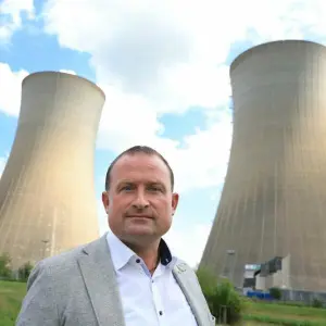 Sprengung der Kühltürme des Kernkraftwerkes Grafenrheinfeld