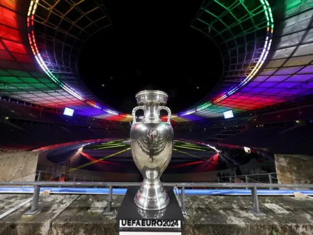 EM-Pokal im Berliner Olympiastadion