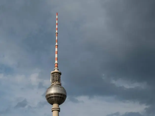 Dunkle Wolken über Berlin