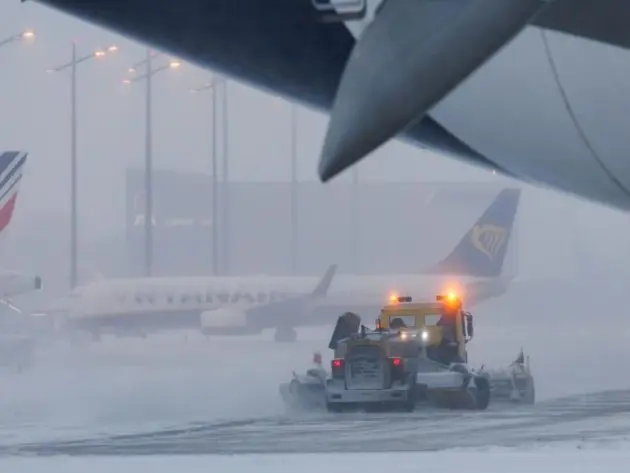 Wintereinbruch Flughafen