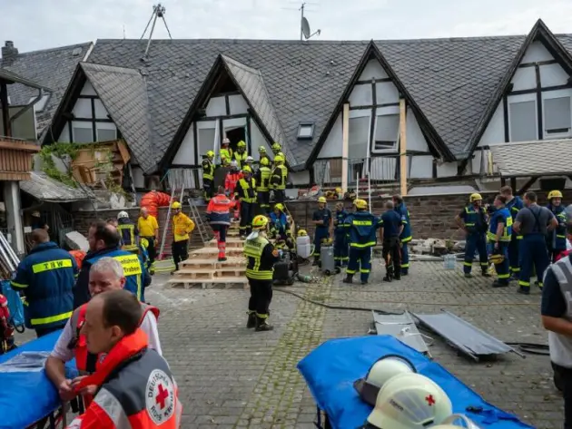 Hotel teilweise eingestürzt