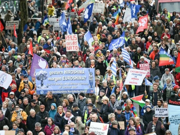 „Nie wieder Krieg“-Demonstration Berlin