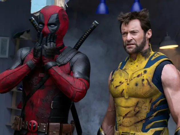 Ryan Reynolds (l) als Deadpool und Hugh Jackman als Wolverine 