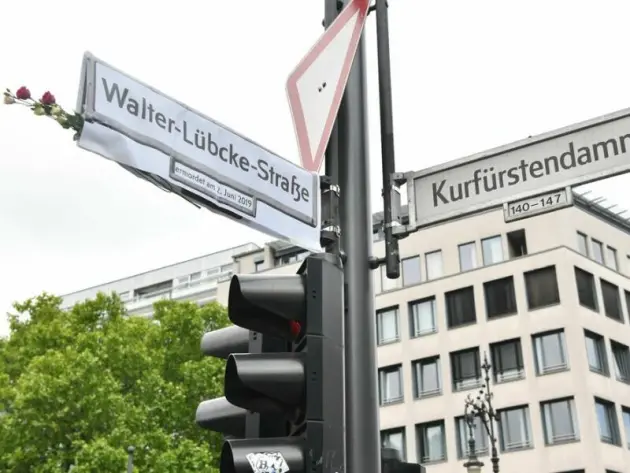 Symbolische Straßenumbenennung in Walter-Lübcke-Straße