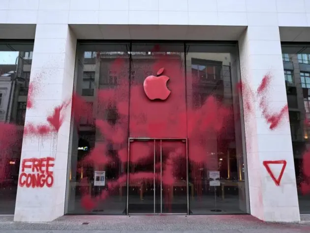 Apple Store in Berlin beschmiert