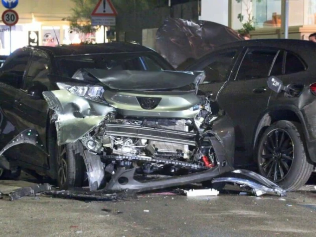 Auto rast in Fußgänger: Zwei deutsche Schülerinnen sterben