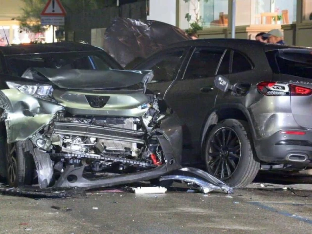 Auto rast in Fußgänger: Zwei deutsche Schülerinnen sterben