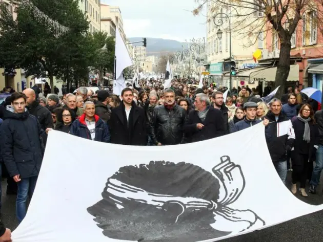 Demonstration auf Korsika